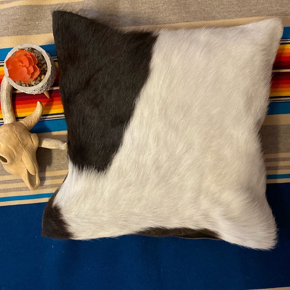 1- New Handmade Real Cowhide Leather Hair On **(With Pillow Insert/Filler)#5518